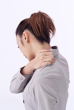 見えない矯正を行う松山市和泉南の歯科