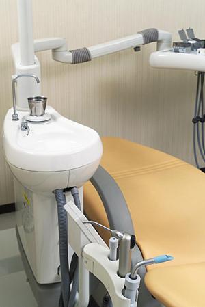 見た目が綺麗で自然な天神のインプラント