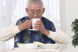 装置が見えない舌側矯正に対応している